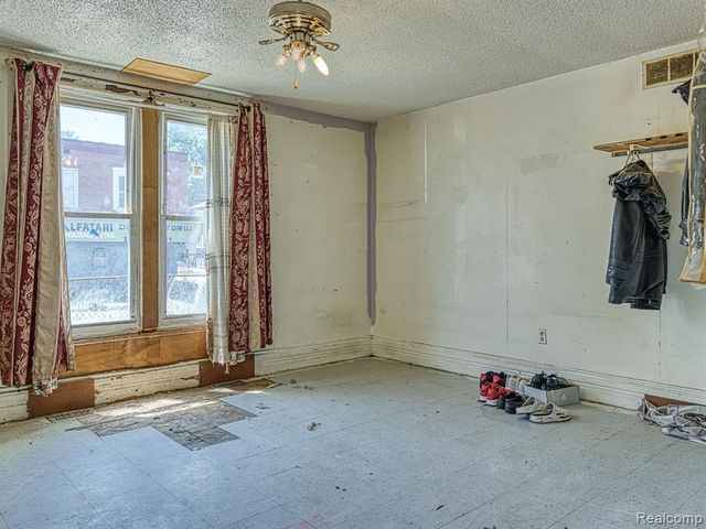 1246 Junction Street, Detroit, MI 48209