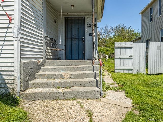 1246 Junction Street, Detroit, MI 48209
