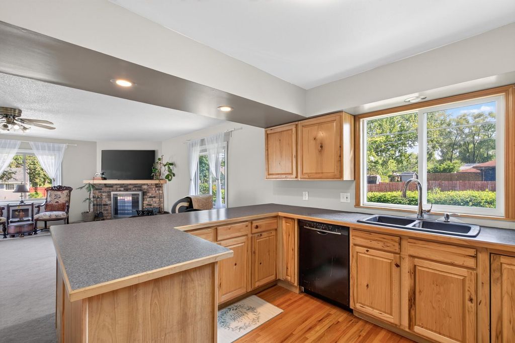 8945 Colfax Avenue S, Bloomington, MN 55420 — photo 3