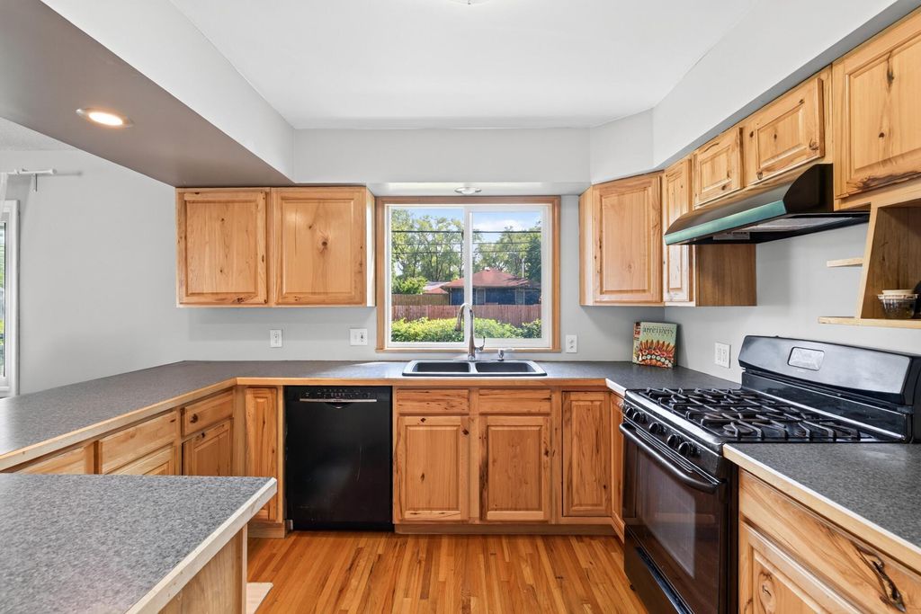 8945 Colfax Avenue S, Bloomington, MN 55420 — photo 5