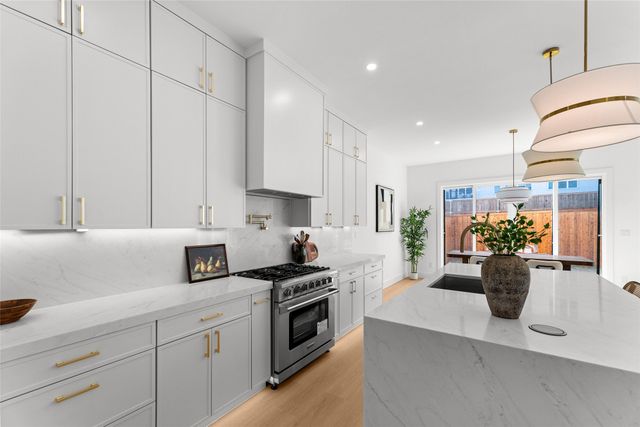 6913 Mohawk Drive, Dallas, TX 75235