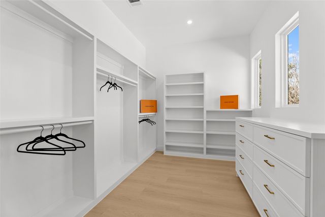 6913 Mohawk Drive, Dallas, TX 75235