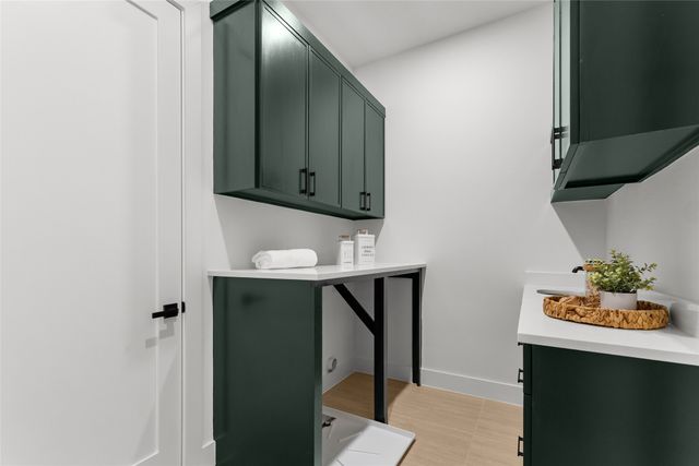 6913 Mohawk Drive, Dallas, TX 75235