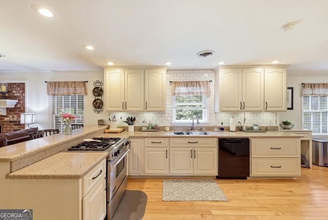 155 Valley Road, Toccoa, GA 30577