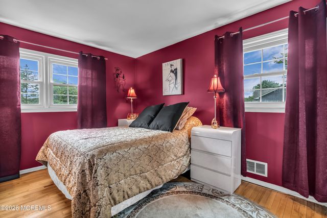 6 Tall Oaks Drive, Hazlet, NJ 07730