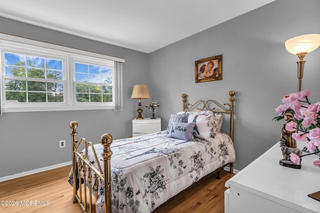 6 Tall Oaks Drive, Hazlet, NJ 07730