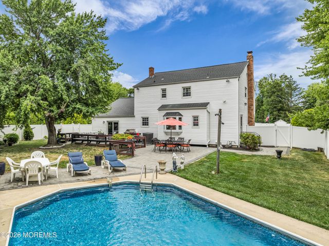 6 Tall Oaks Drive, Hazlet, NJ 07730
