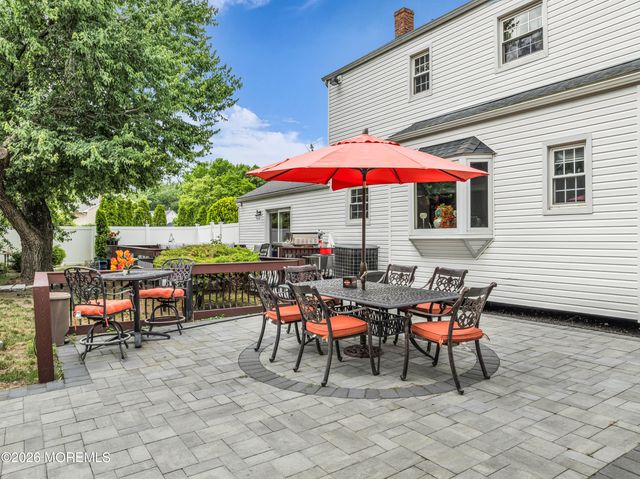 6 Tall Oaks Drive, Hazlet, NJ 07730