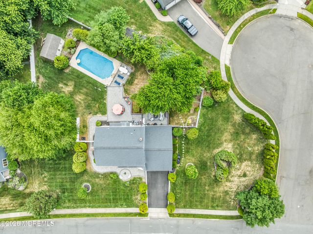 6 Tall Oaks Drive, Hazlet, NJ 07730