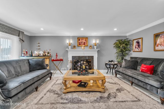 6 Tall Oaks Drive, Hazlet, NJ 07730