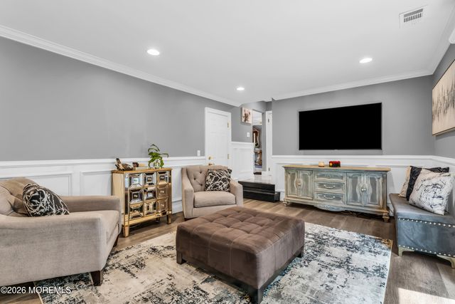 6 Tall Oaks Drive, Hazlet, NJ 07730