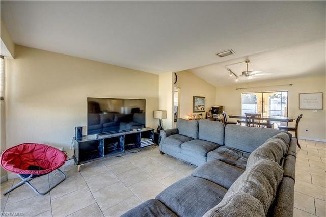 1142 SE 19th TER, Cape Coral, FL 33990