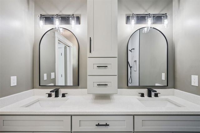 420 E 10TH STREET, Apopka, FL 32703