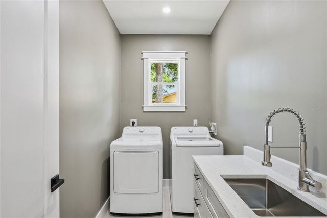 420 E 10TH STREET, Apopka, FL 32703