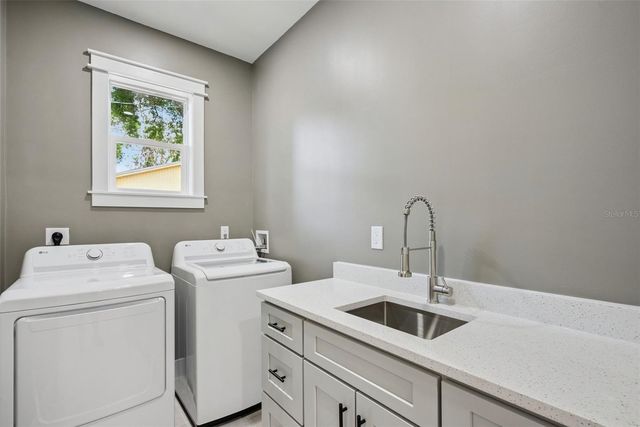 420 E 10TH STREET, Apopka, FL 32703