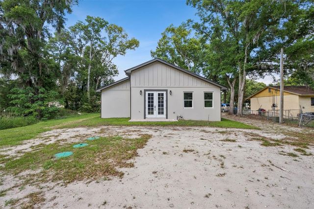 420 E 10TH STREET, Apopka, FL 32703
