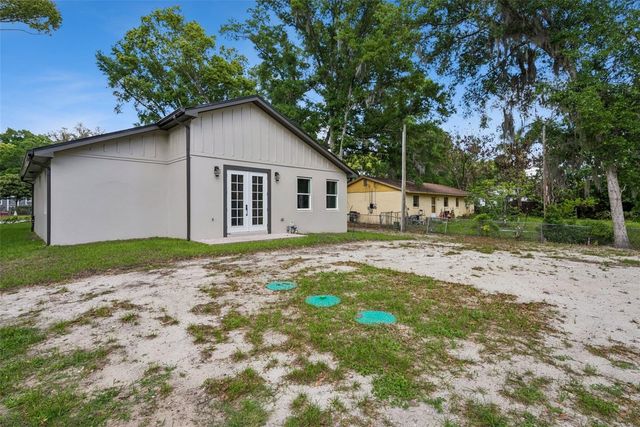420 E 10TH STREET, Apopka, FL 32703