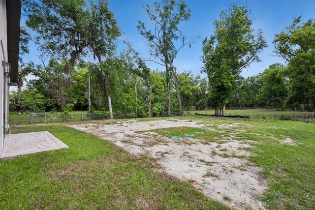 420 E 10TH STREET, Apopka, FL 32703