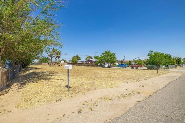 0 Vine ST 6, Hesperia, CA 92345