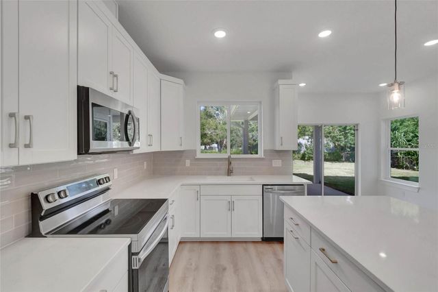 16171 NW 243RD WAY, High Springs, FL 32643