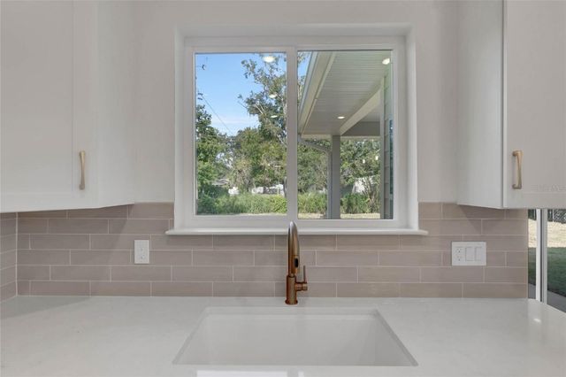 16171 NW 243RD WAY, High Springs, FL 32643