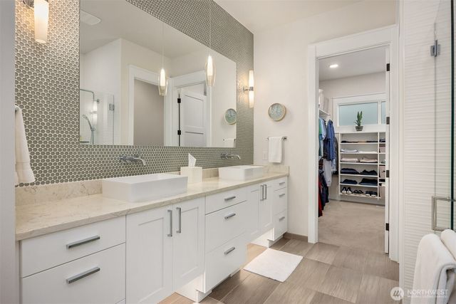 139 Duane Lane NW, Bainbridge Island, WA 98110