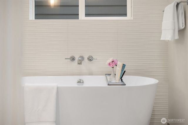 139 Duane Lane NW, Bainbridge Island, WA 98110