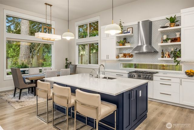 139 Duane Lane NW, Bainbridge Island, WA 98110