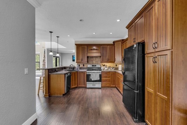 160 Eagles Bluff Cir, Spencer, TN 38585