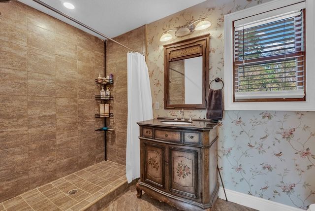 160 Eagles Bluff Cir, Spencer, TN 38585