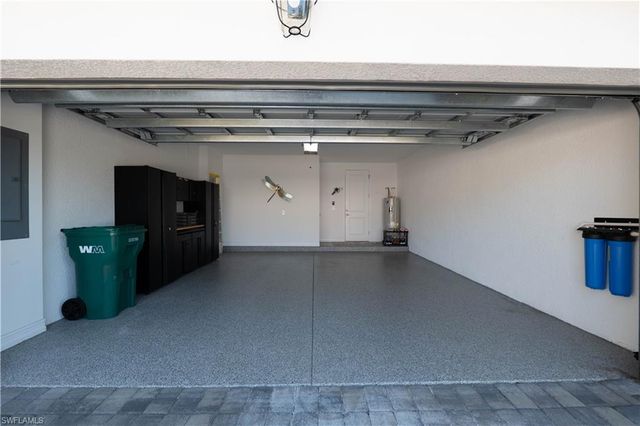 7510 Rockefeller DR, Naples, FL 34119