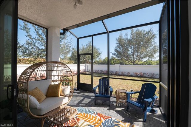 7510 Rockefeller DR, Naples, FL 34119