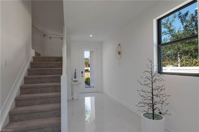 7510 Rockefeller DR, Naples, FL 34119