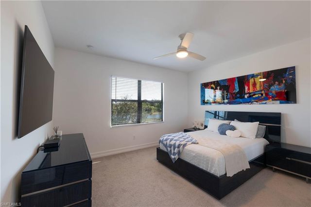 7510 Rockefeller DR, Naples, FL 34119