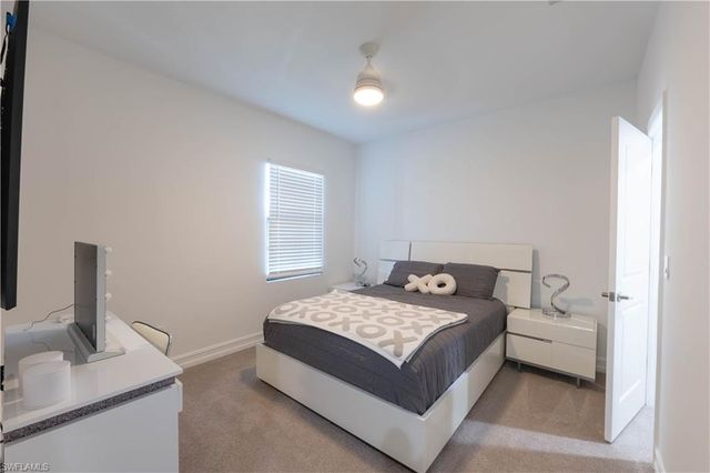 7510 Rockefeller DR, Naples, FL 34119