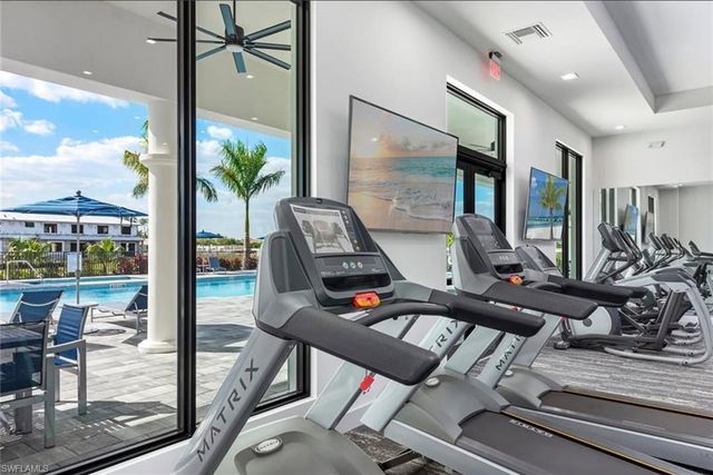 7510 Rockefeller DR, Naples, FL 34119