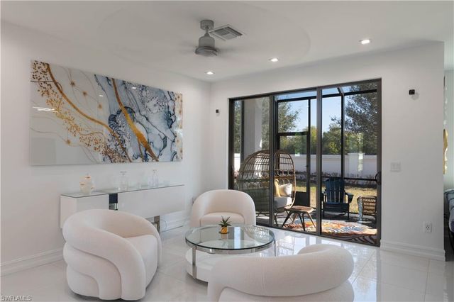 7510 Rockefeller DR, Naples, FL 34119