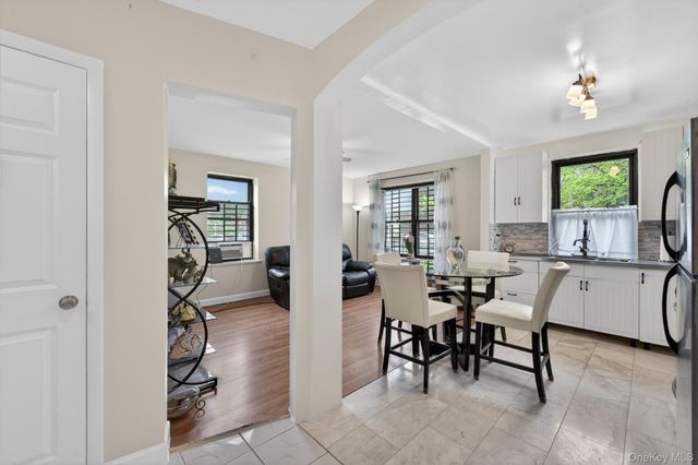7619 Ditmars Boulevard 1, East Elmhurst, NY 11370