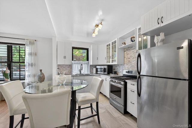 7619 Ditmars Boulevard 1, East Elmhurst, NY 11370