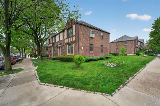 7619 Ditmars Boulevard 1, East Elmhurst, NY 11370