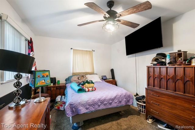 2065 Ridgemont Street, Commerce Twp, MI 48382