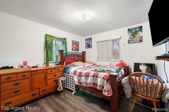 2065 Ridgemont Street, Commerce Twp, MI 48382