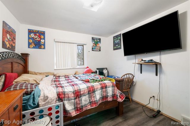 2065 Ridgemont Street, Commerce Twp, MI 48382