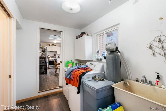 2065 Ridgemont Street, Commerce Twp, MI 48382