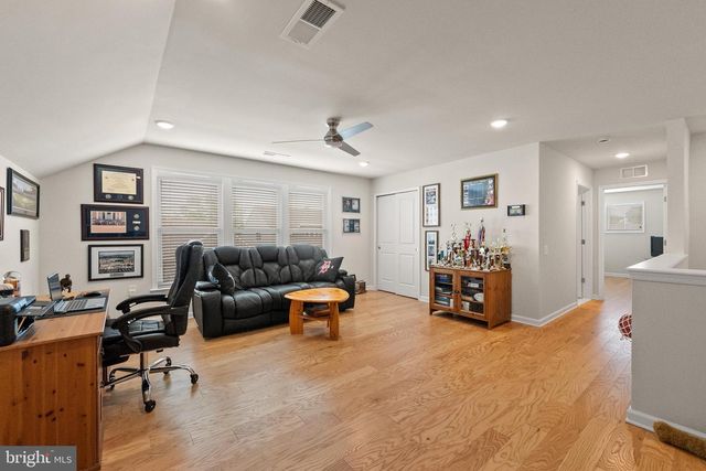 46408 REDDISH KNOB DR, Sterling, VA 20164