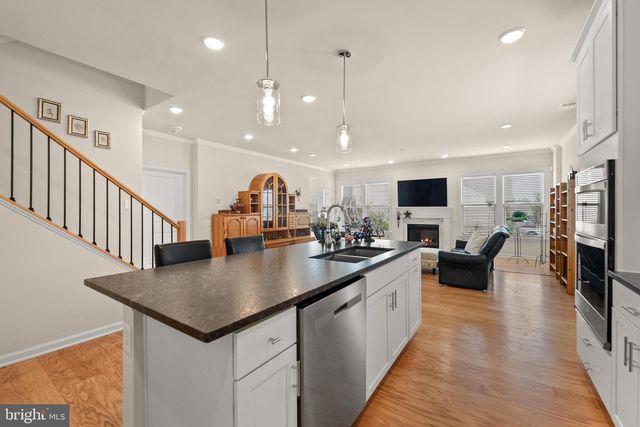 46408 REDDISH KNOB DR, Sterling, VA 20164