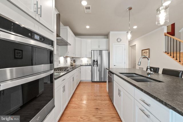 46408 REDDISH KNOB DR, Sterling, VA 20164