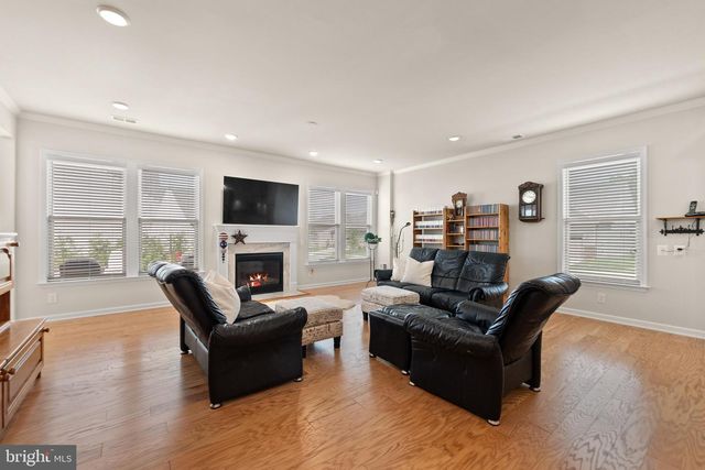 46408 REDDISH KNOB DR, Sterling, VA 20164