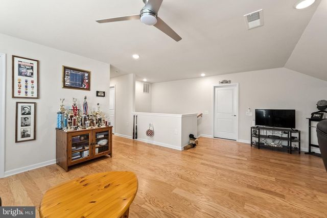 46408 REDDISH KNOB DR, Sterling, VA 20164