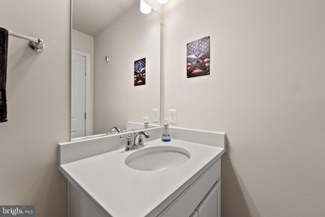 46408 REDDISH KNOB DR, Sterling, VA 20164